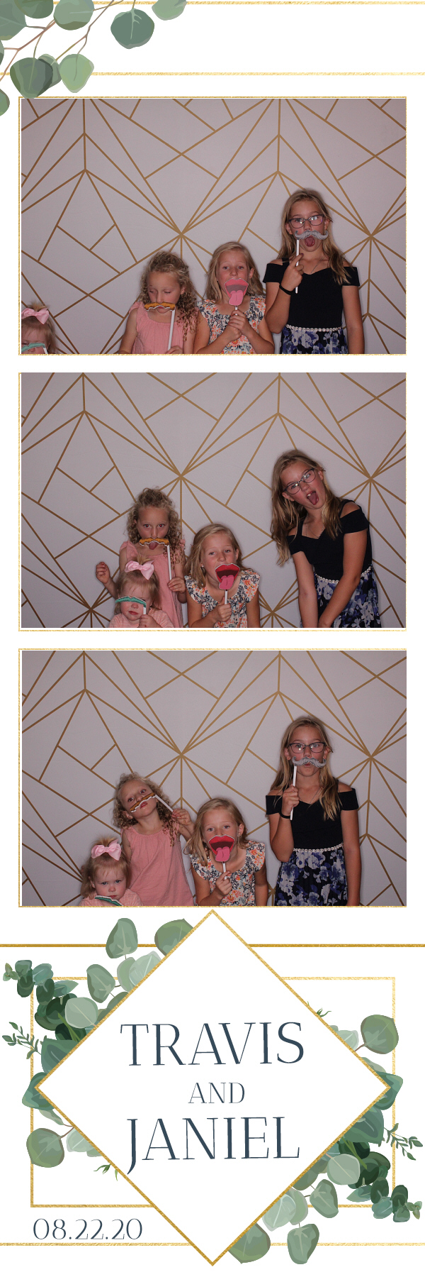 Jacquie & Dennis’ Wedding | View more photos from the event at gallery.photoboothbillings.com/u/PhotoBoothBillings/Jacquie-Dennis’-Wedding-0